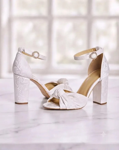 Brautschuhe aus samt - aus, mit